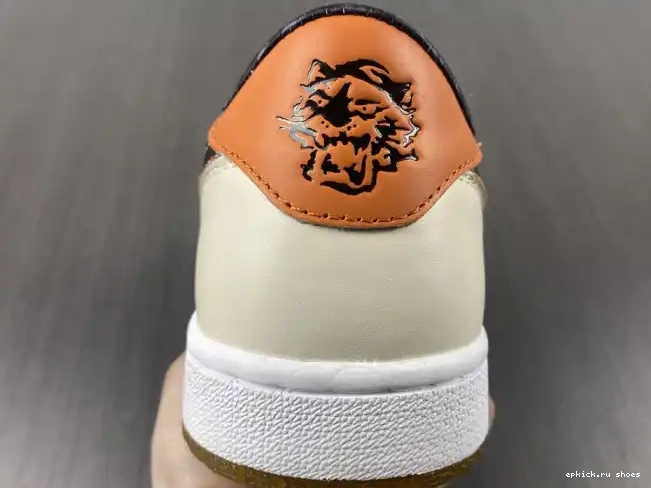 Rep DH6932-100 Jordan 1 the Air Year Tiger Low OG of 0425